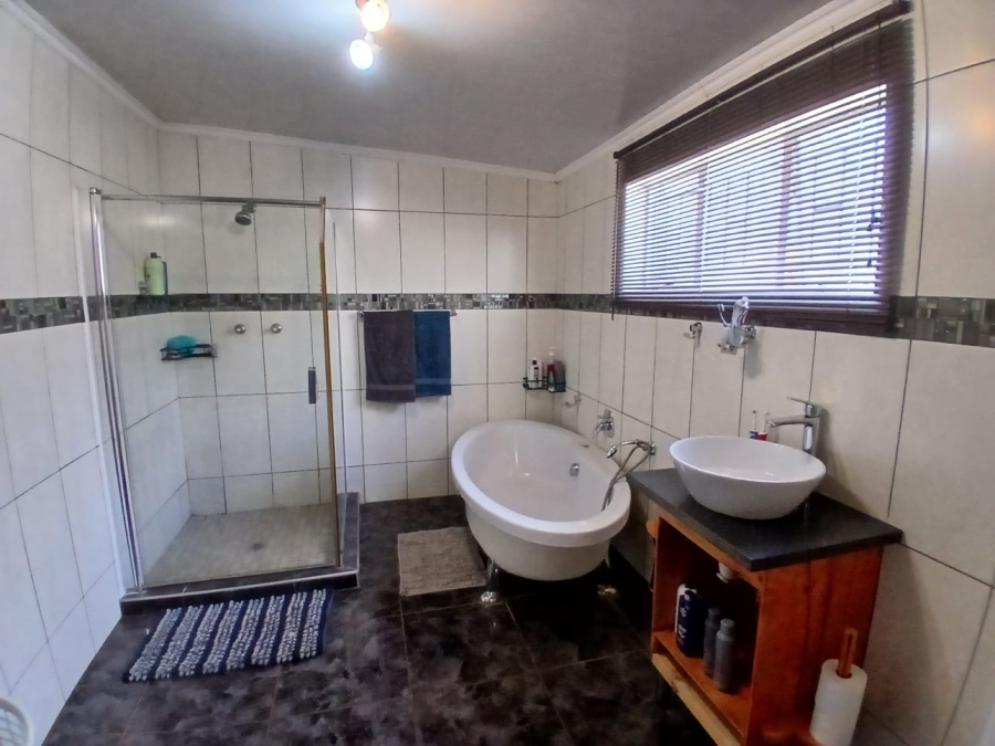 4 Bedroom Property for Sale in Kuruman Northern Cape